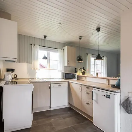 Loke - 300m From The Sea By Interhome